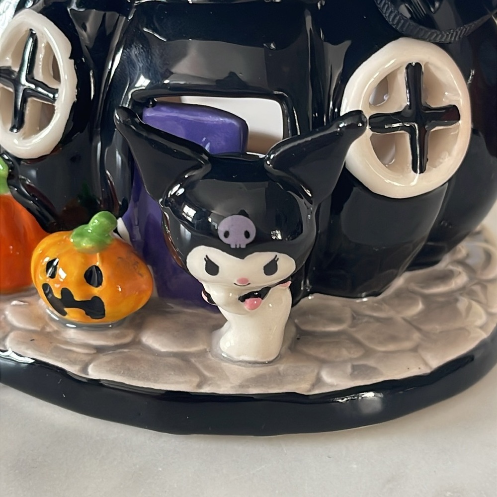 Hello Kitty Witch House Decor - Black, Purple, and Orange - Picture 5 of 7